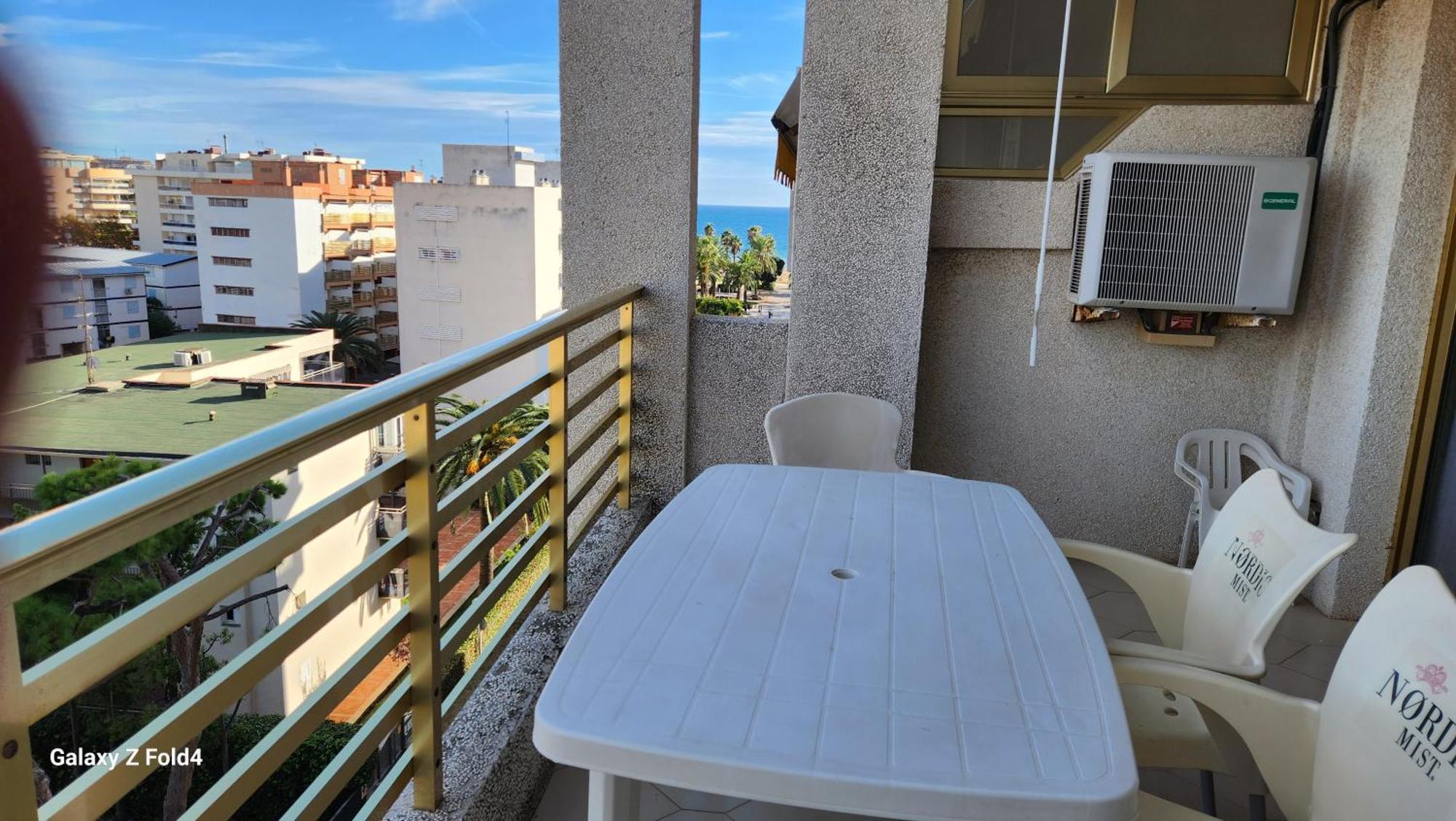 Apartments Novelty Салоу Экстерьер фото