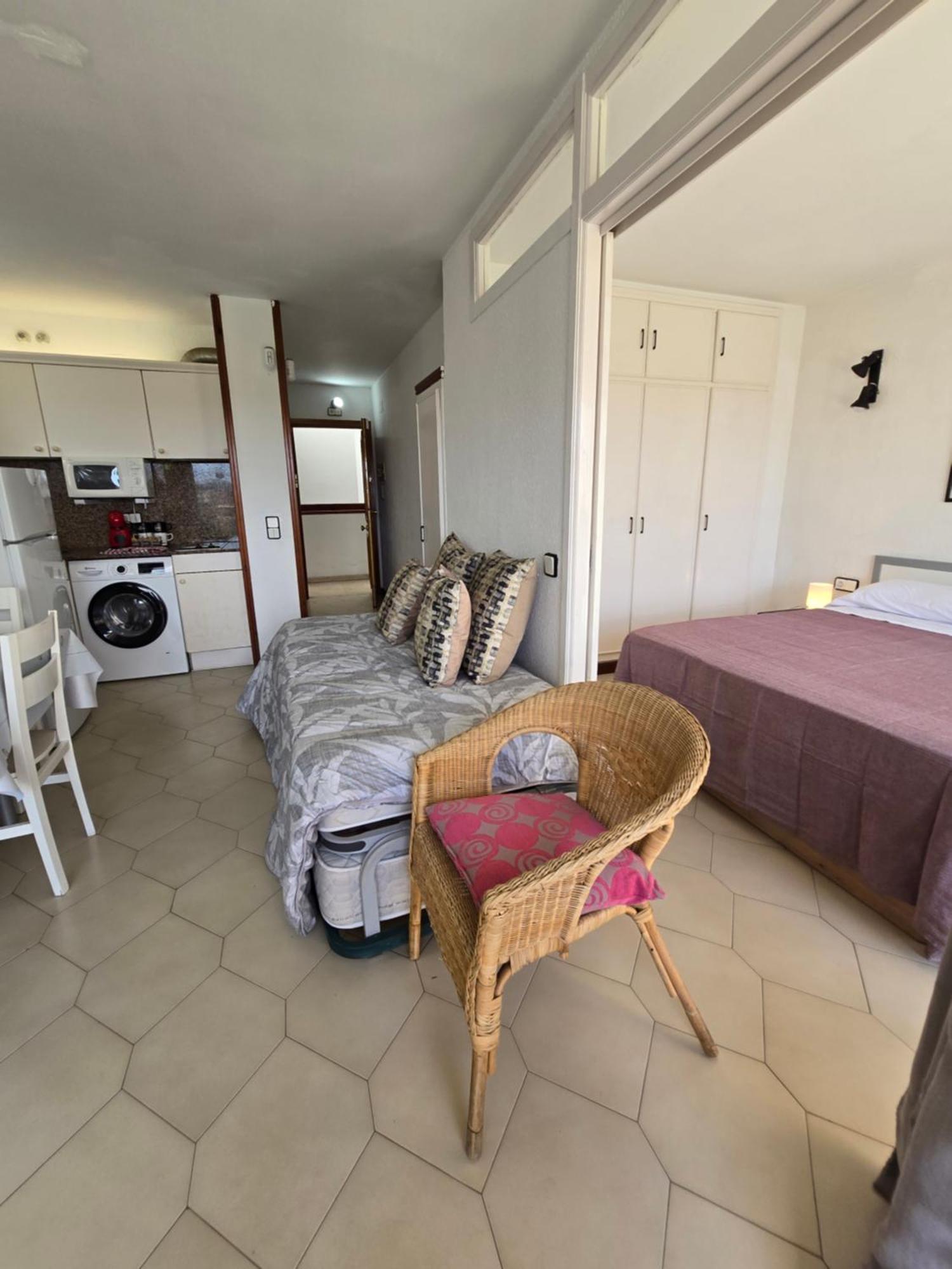 Apartments Novelty Салоу Экстерьер фото