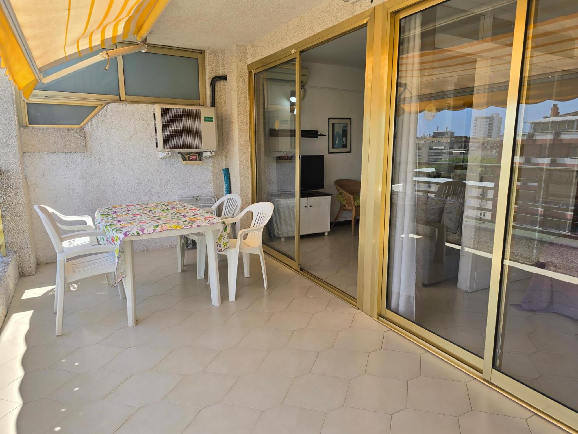 Apartments Novelty Салоу Экстерьер фото