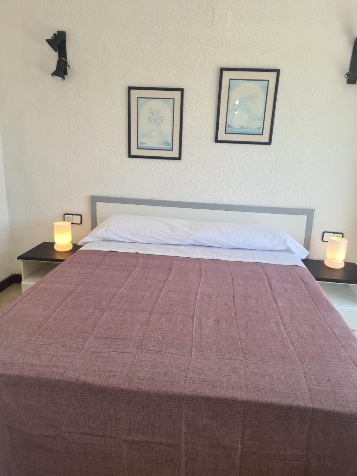 Apartments Novelty Салоу Экстерьер фото